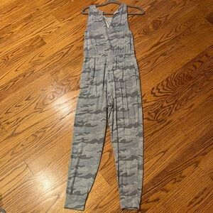 Antistar Woman’s Camo Comfy Jumpsuit Size M